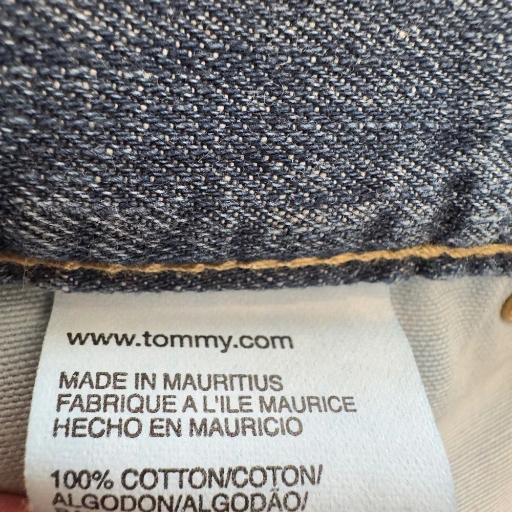 Tommy Hilfiger Womens Blue Denim Shorts Medium Wash 100% Cotton Size 6